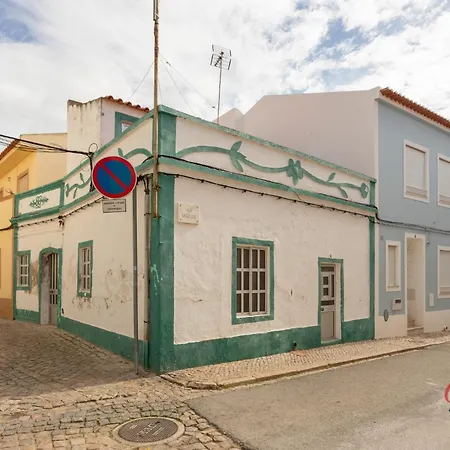 Feriehus La Petite Maison By Calyferias Armação de Pêra